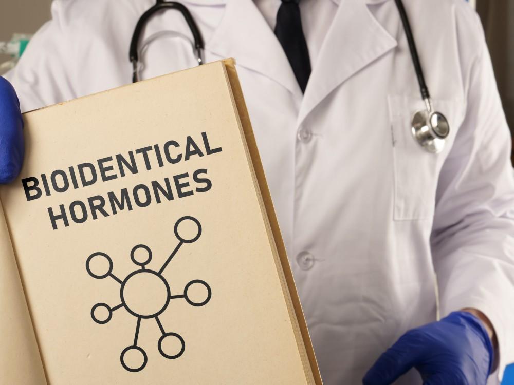 You are currently viewing Hormone Replacement Therapy (HRT) in Tampa: A Practical Guide for Men and Women